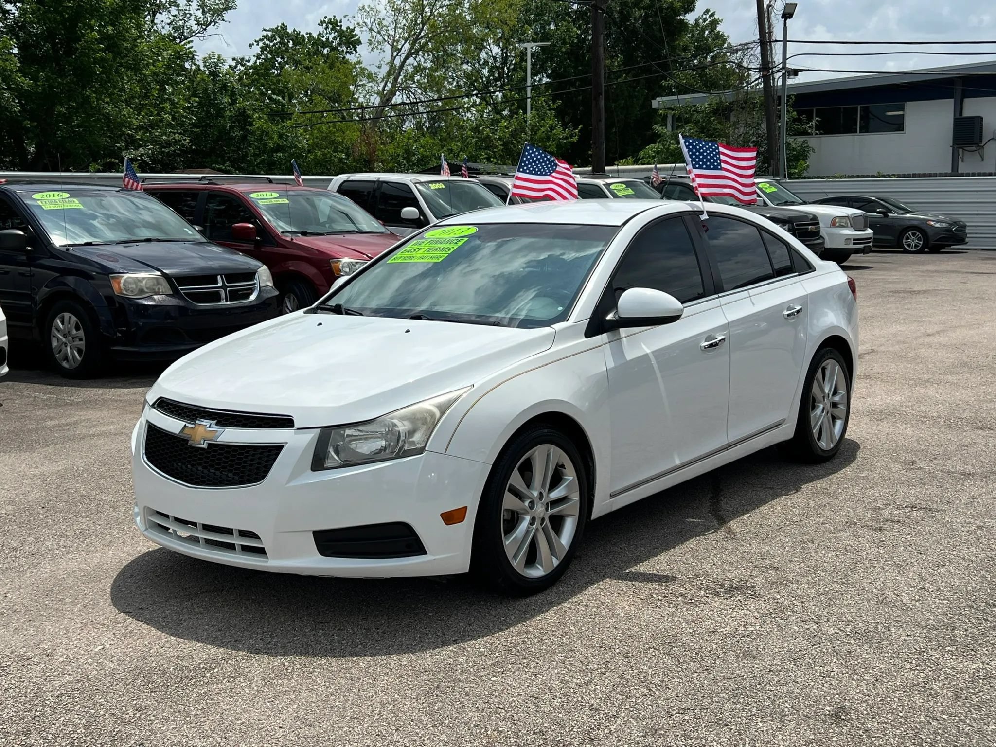 Used 2013 Chevrolet Cruze LTZ FWD image 2