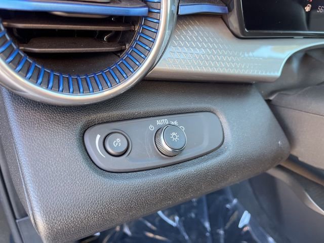 Used 2024 Chevrolet Trax LT image 23