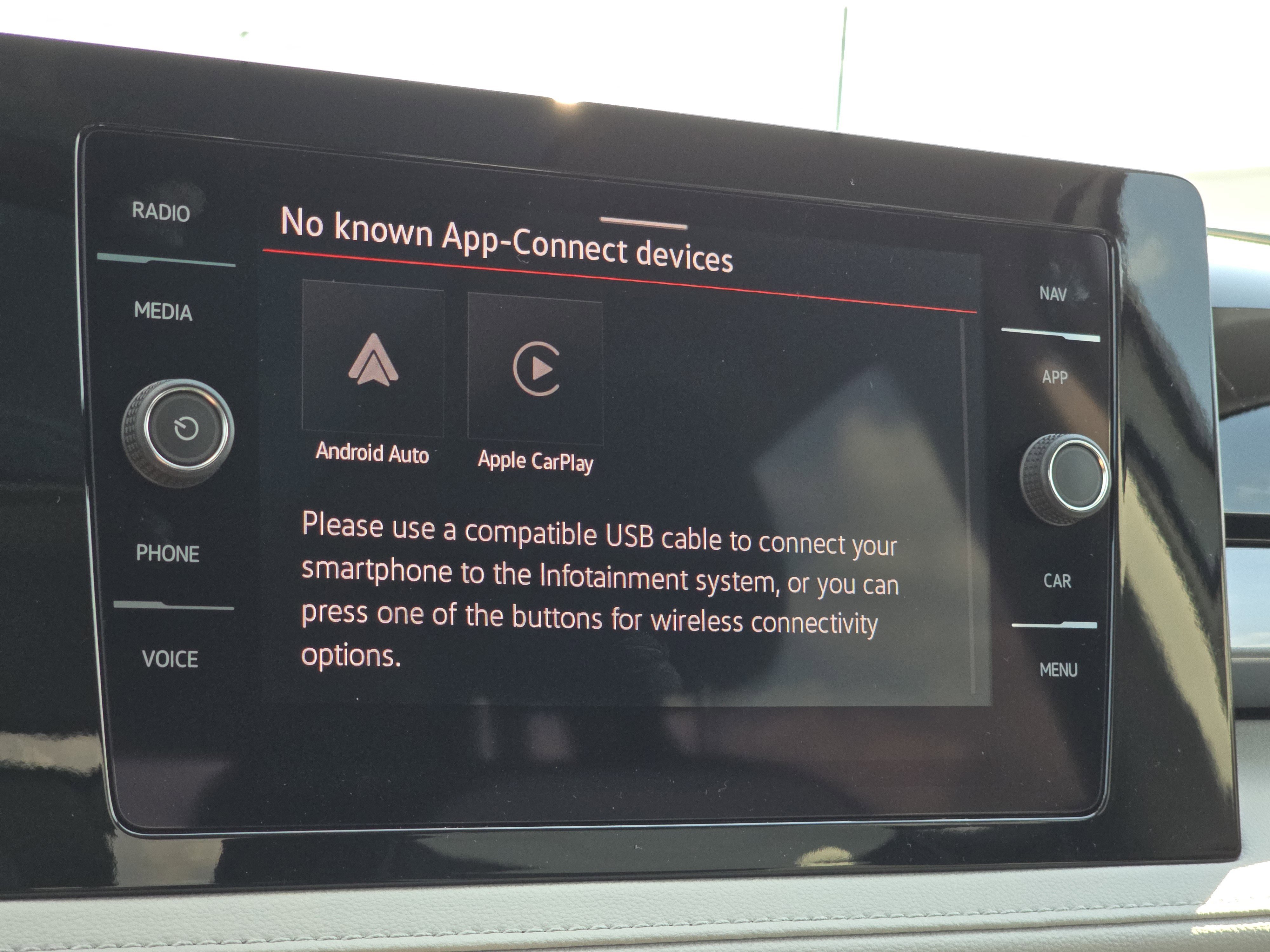 New 2025 Volkswagen Taos SEL image 11