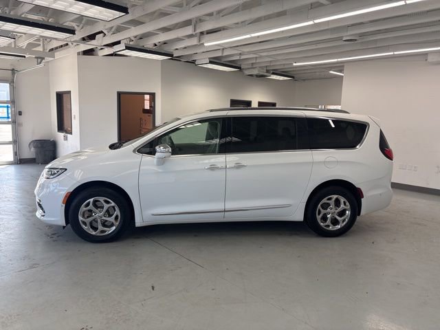 Used 2021 Chrysler Pacifica Limited w/ Premium & Safety Sphere Group AWD/4WD image 6