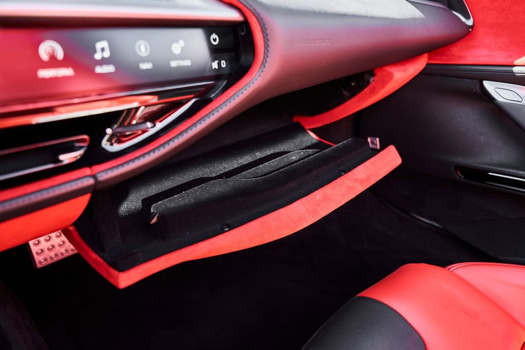 Used 2024 Ferrari SF90 Spider image 73