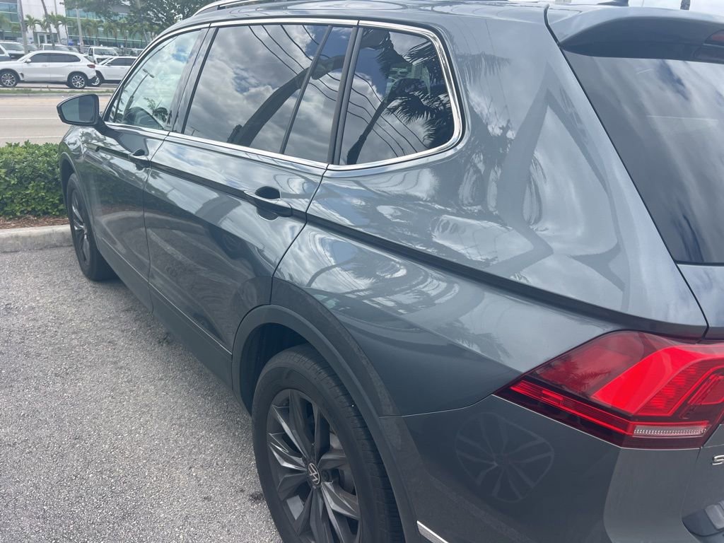 Used 2023 Volkswagen Tiguan SE w/ Panoramic Sunroof Package FWD image 6