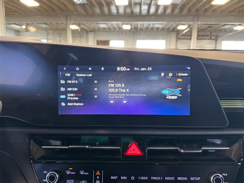 Certified 2023 Kia Niro EX image 17