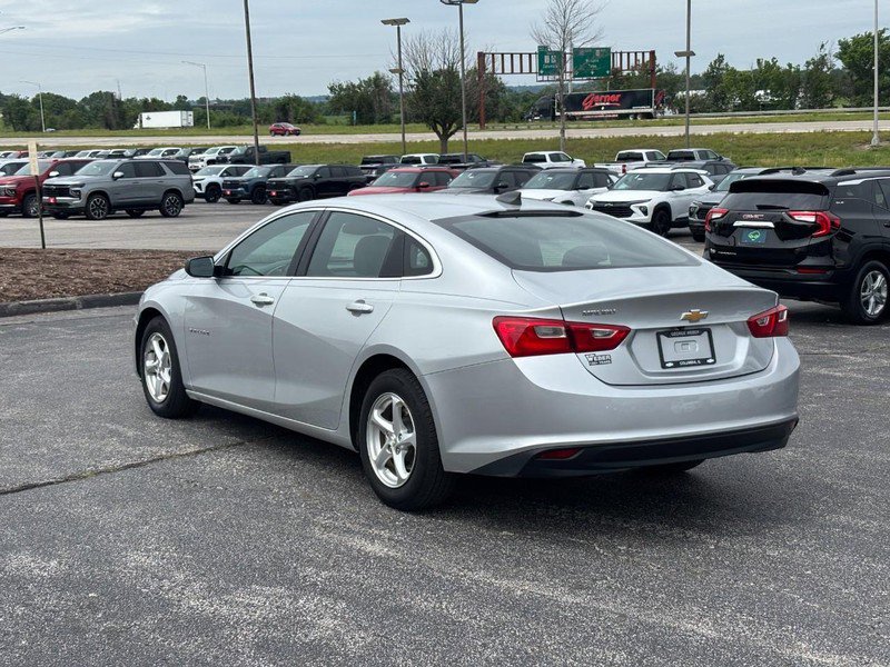 Used 2018 Chevrolet Malibu LS FWD image 3