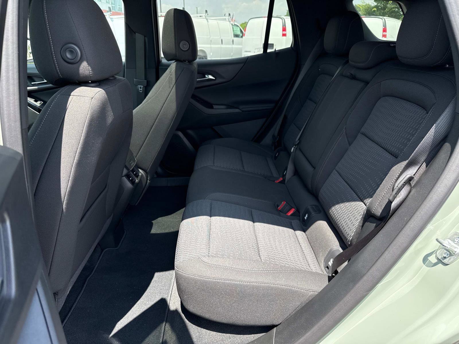 New 2025 Chevrolet Equinox LT image 11