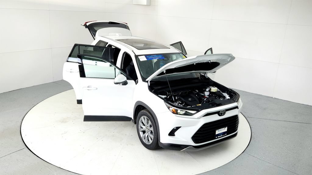 Certified 2025 Toyota Grand Highlander FWD image 17