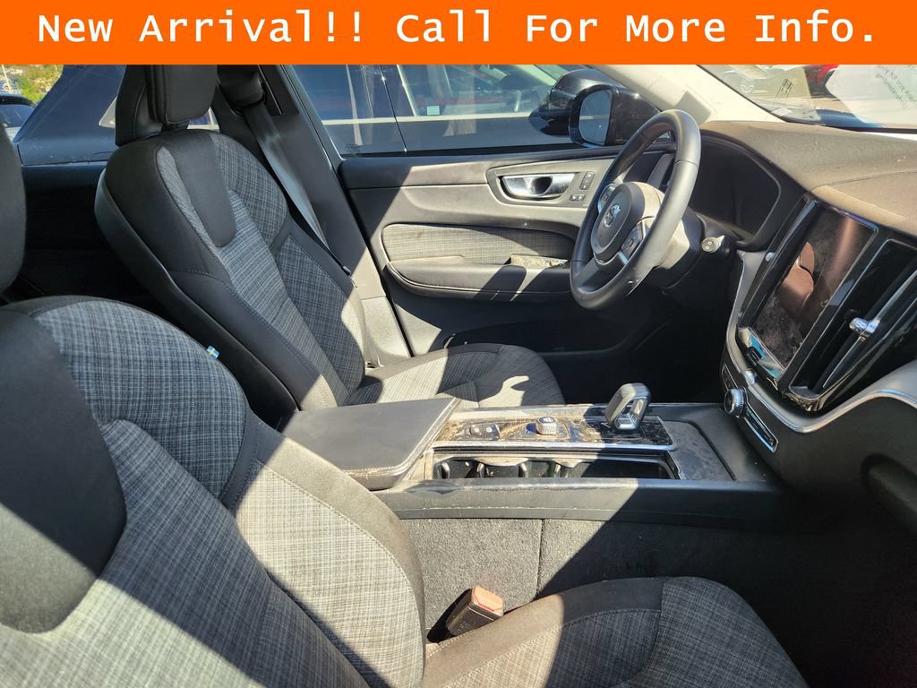 Used 2024 Volvo XC60 B5 Core w/ Protection Package Premier AWD/4WD image 10
