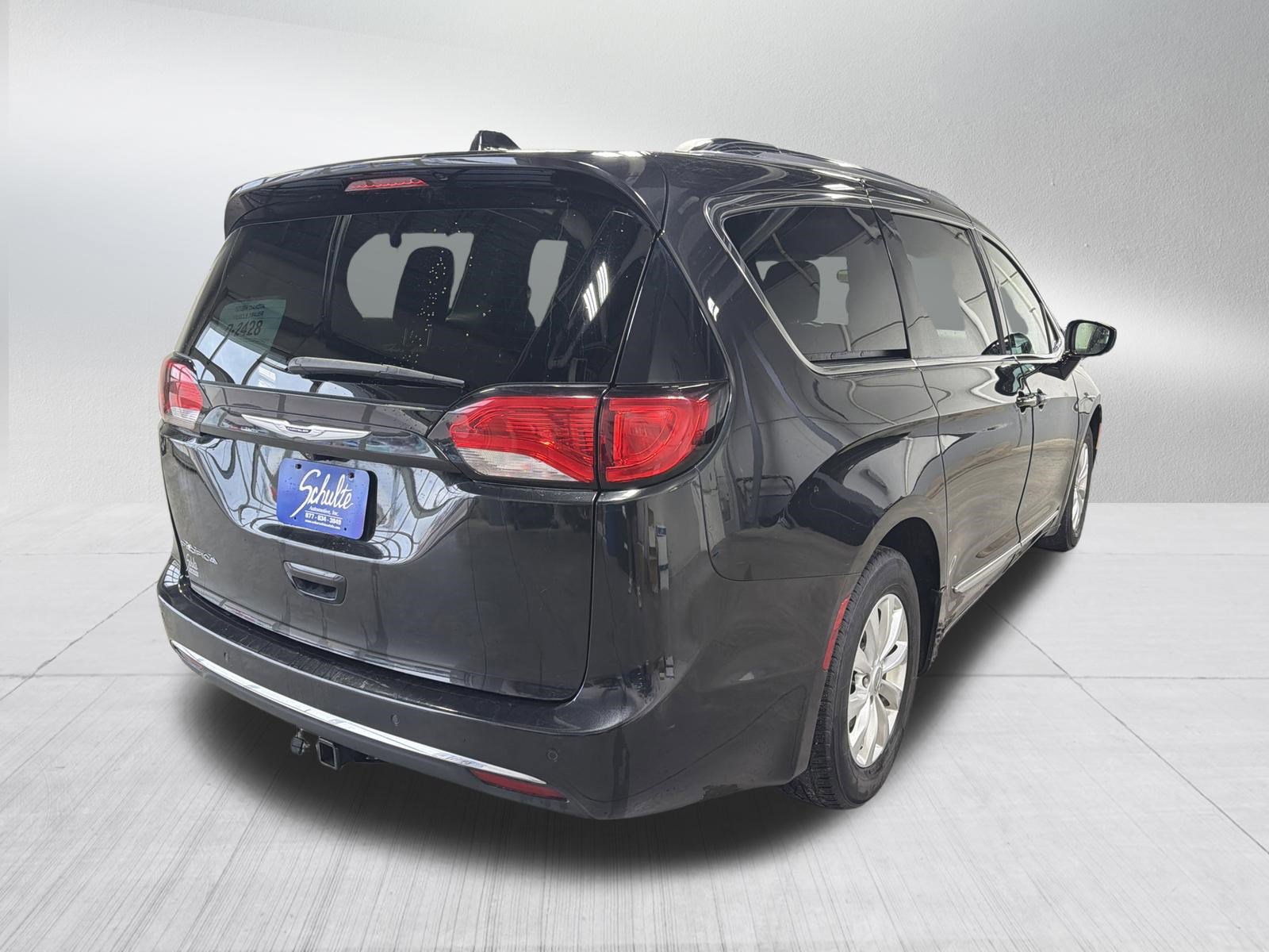 Used 2019 Chrysler Pacifica Touring-L image 7