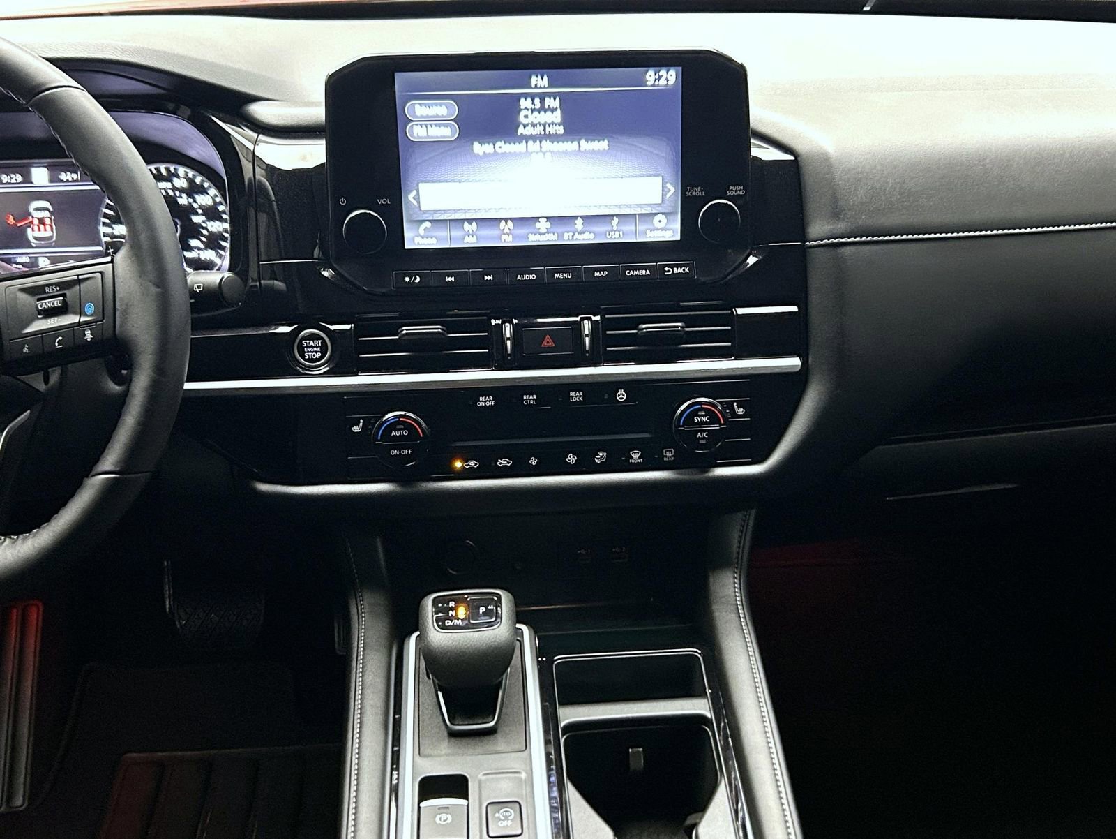 Used 2024 Nissan Pathfinder SL w/ SL Premium Package image 13