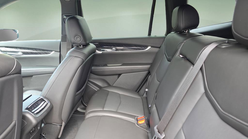 Used 2022 Cadillac XT6 Premium Luxury image 23