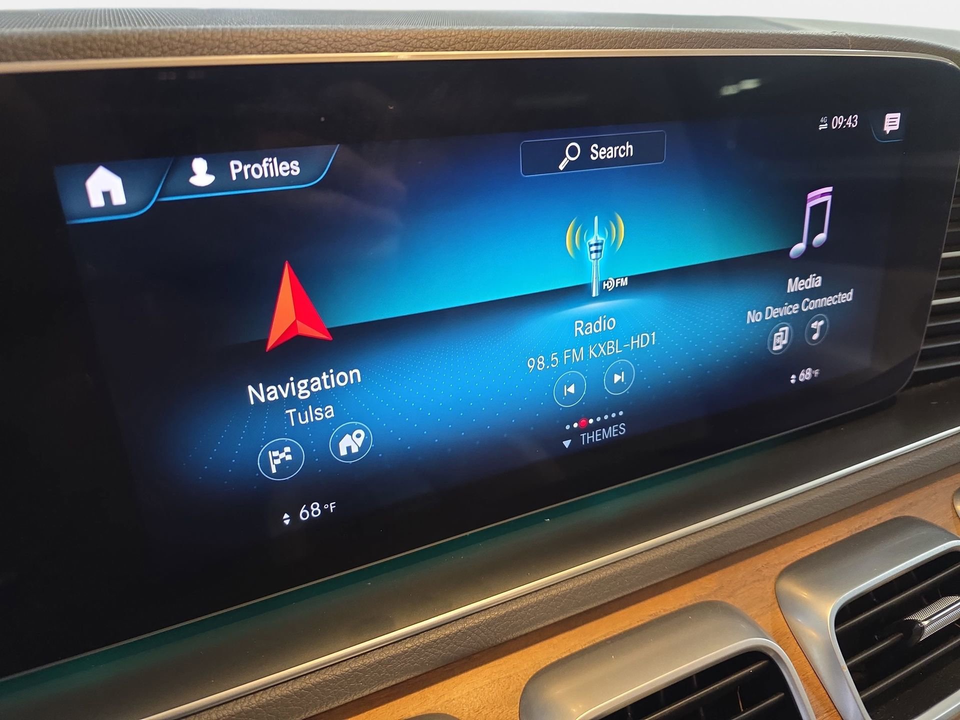 Used 2020 Mercedes-Benz GLS 450 4MATIC image 21