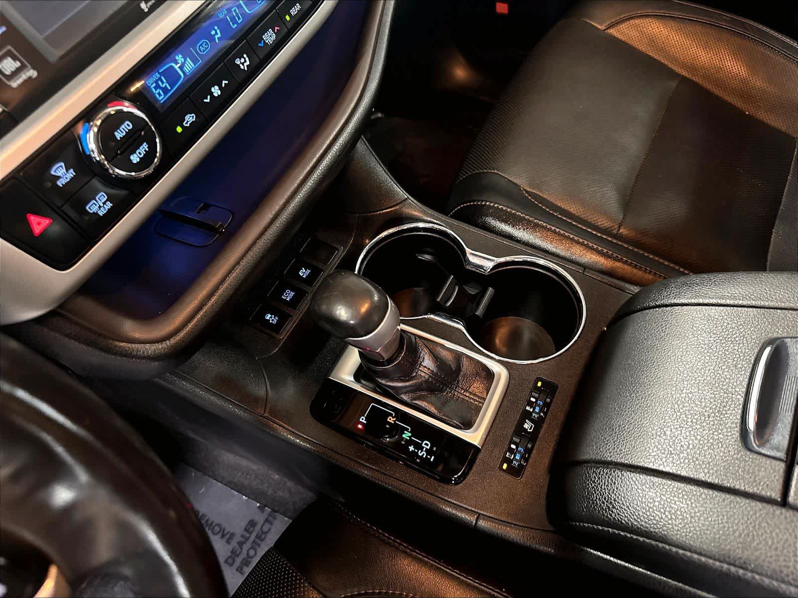 Used 2019 Toyota Highlander Limited Platinum AWD/4WD image 18