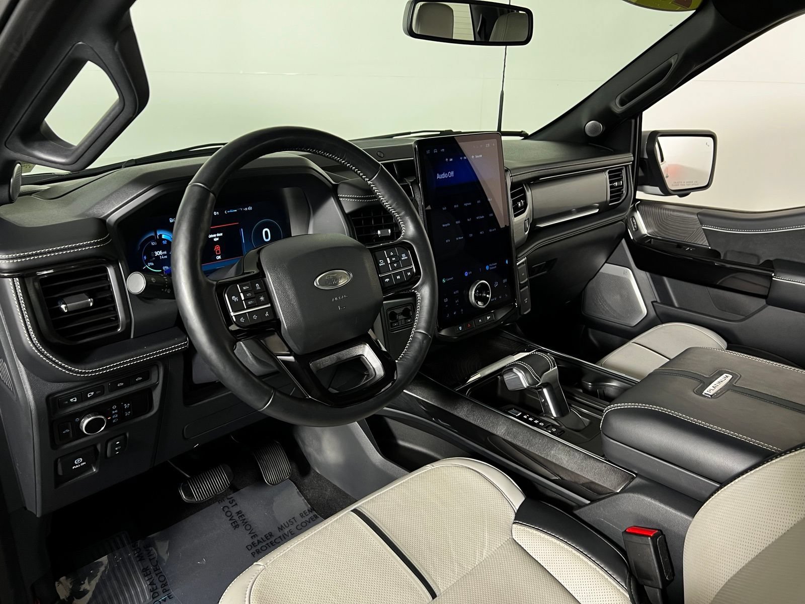 Used 2023 Ford F150 Lightning Platinum AWD/4WD image 10