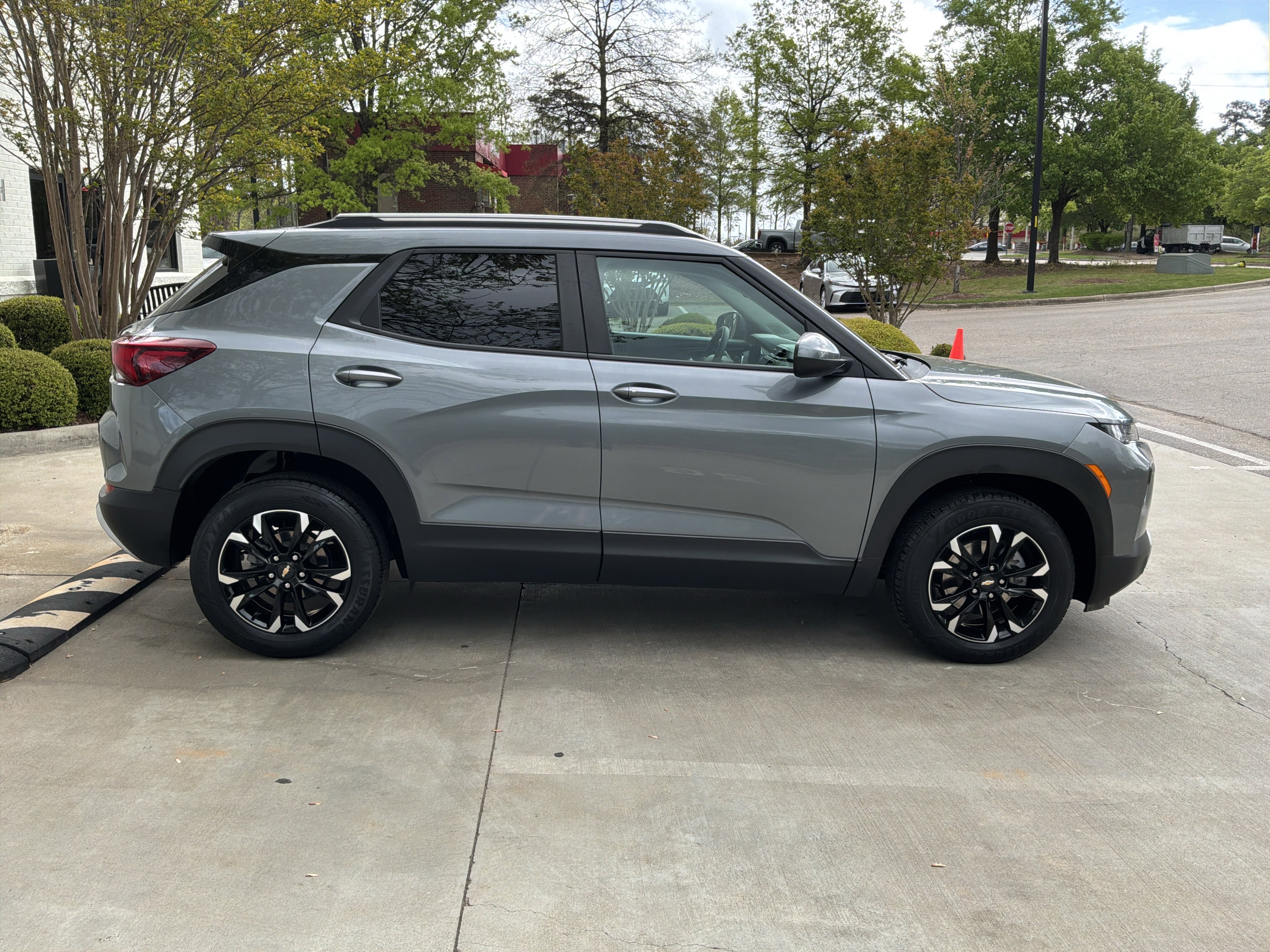 Used 2022 Chevrolet TrailBlazer LT AWD/4WD image 11