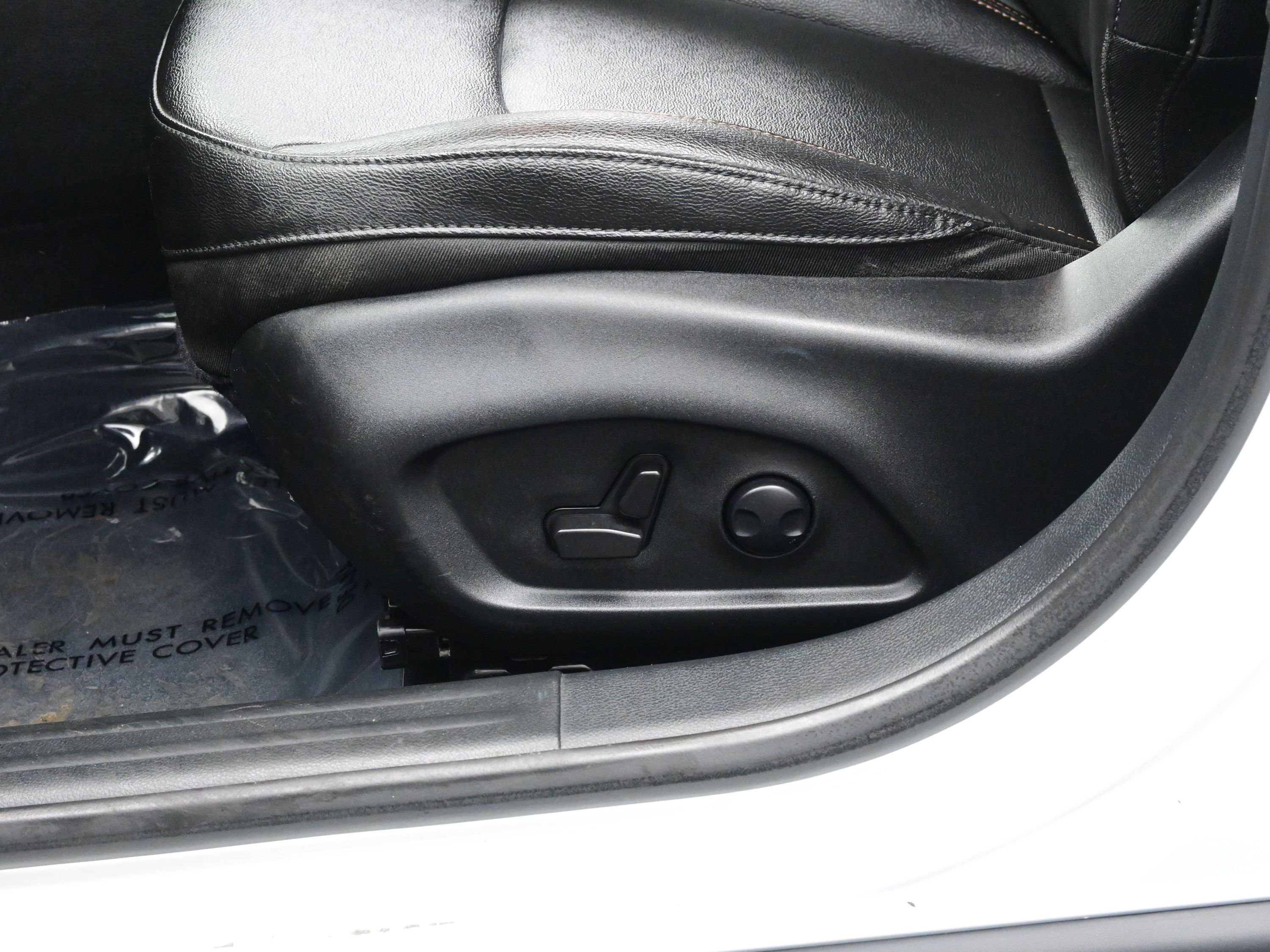 Used 2023 Jeep Compass Latitude image 11