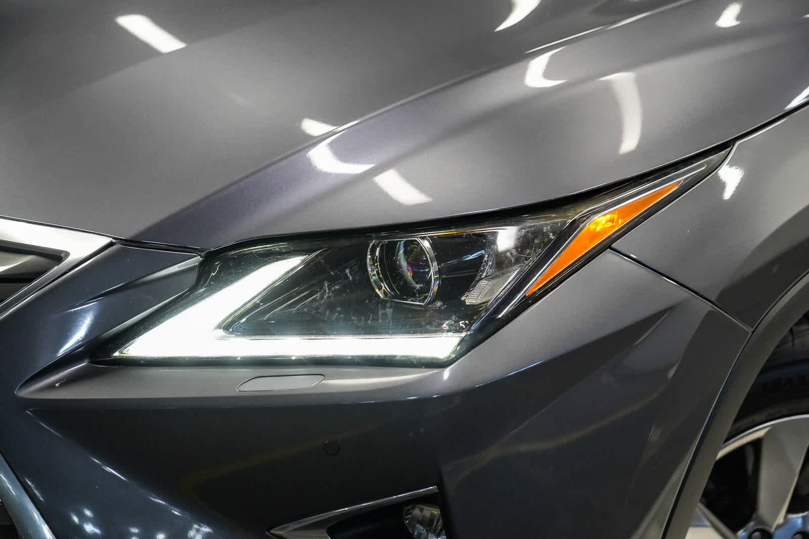 Used 2018 Lexus RX 450h AWD w/ Cold Area Package image 2