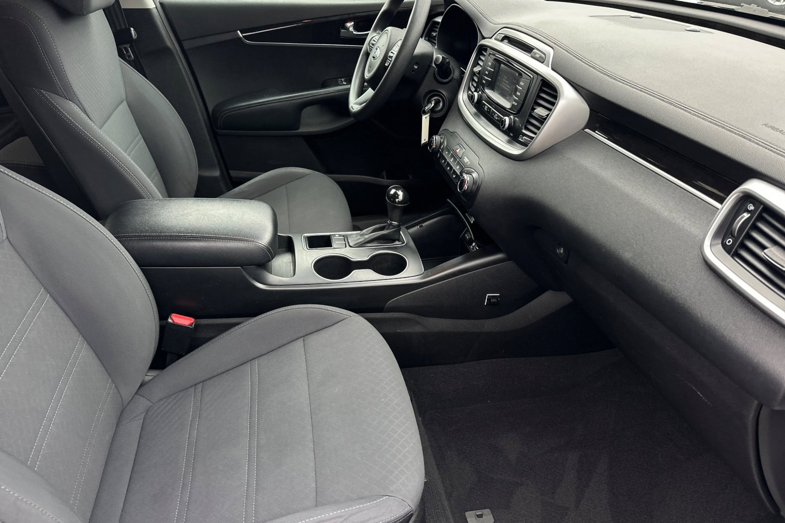 Used 2017 Kia Sorento LX image 16