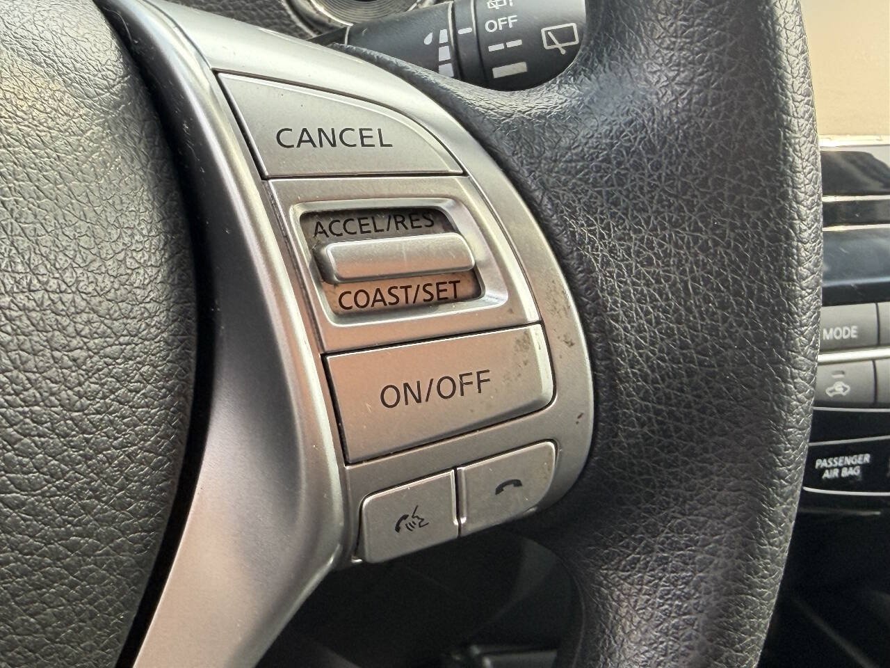 Used 2015 Nissan Rogue SV w/ SV Premium Package AWD/4WD image 18