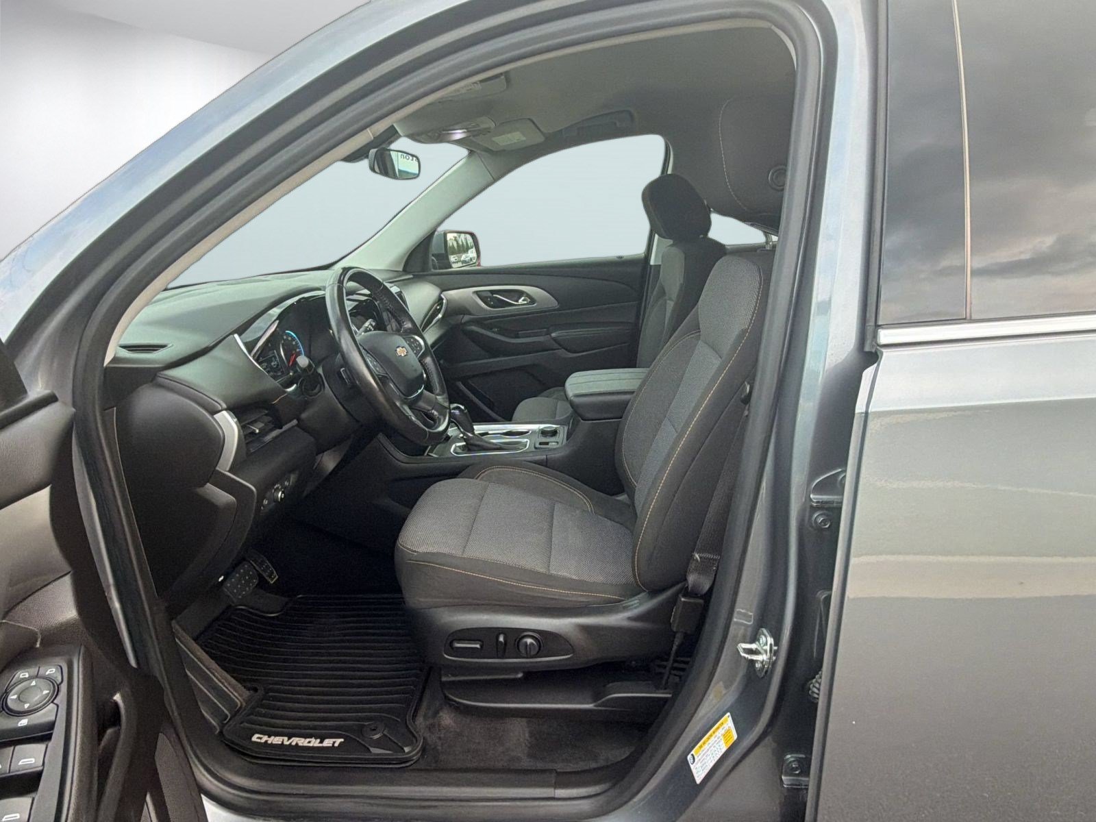 Used 2019 Chevrolet Traverse LT FWD image 26