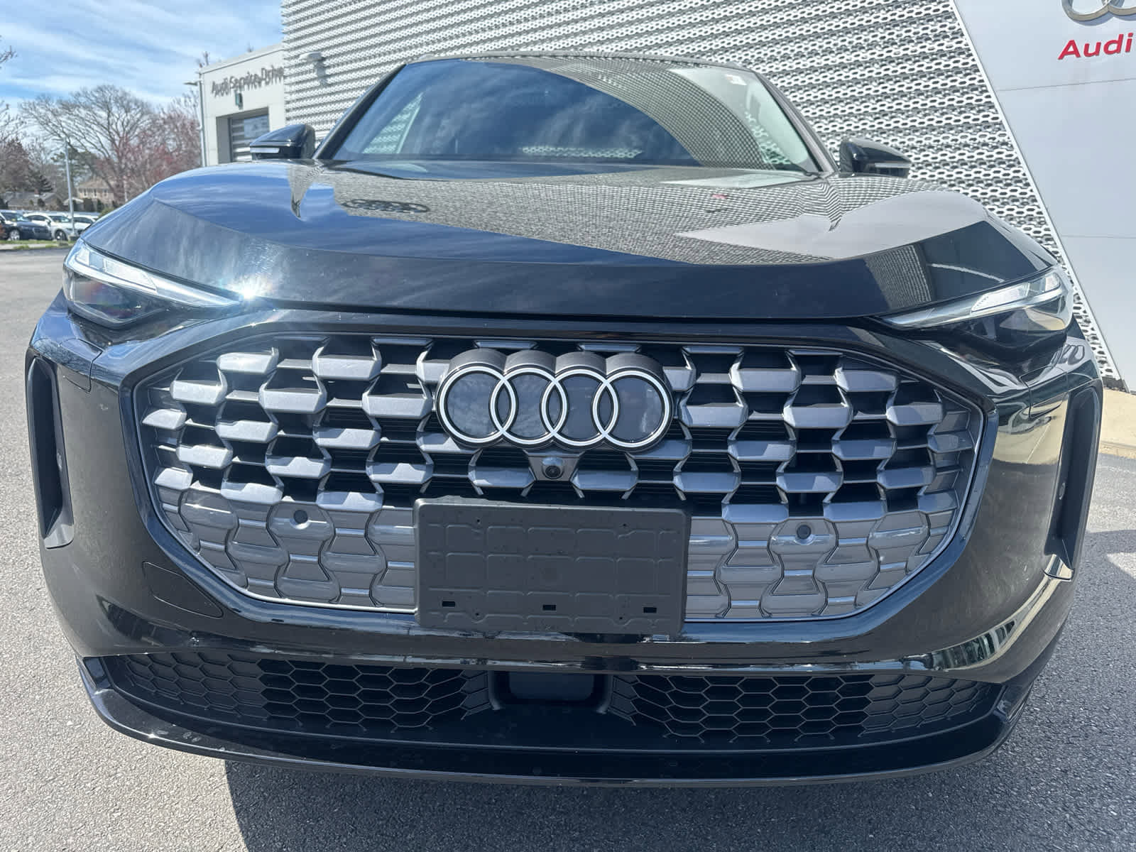 Certified 2025 Audi Q5 Premium w/ Convenience Package AWD/4WD image 3