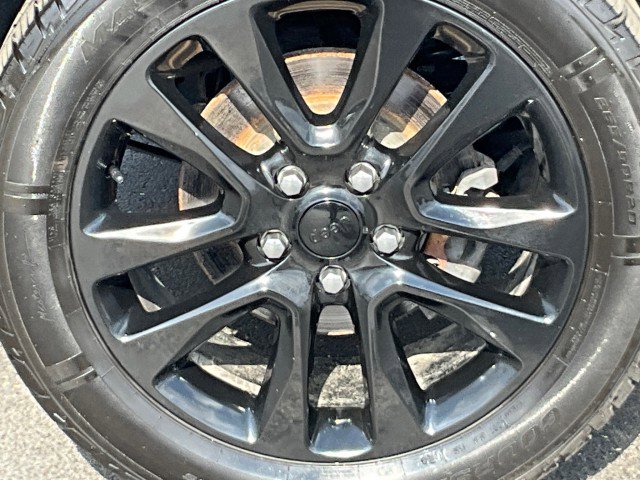 Used 2019 Jeep Grand Cherokee Altitude AWD/4WD image 9