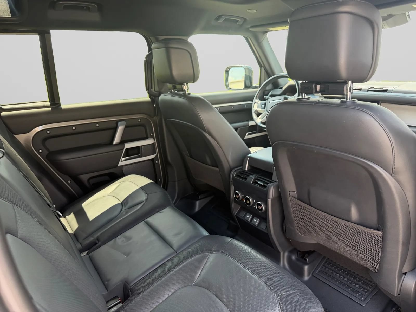 Used 2023 Land Rover Defender 110 X-Dynamic SE AWD/4WD image 30