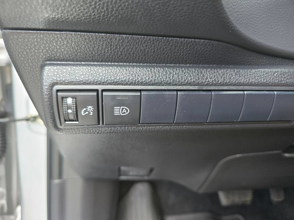 Certified 2021 Toyota Corolla SE FWD image 18