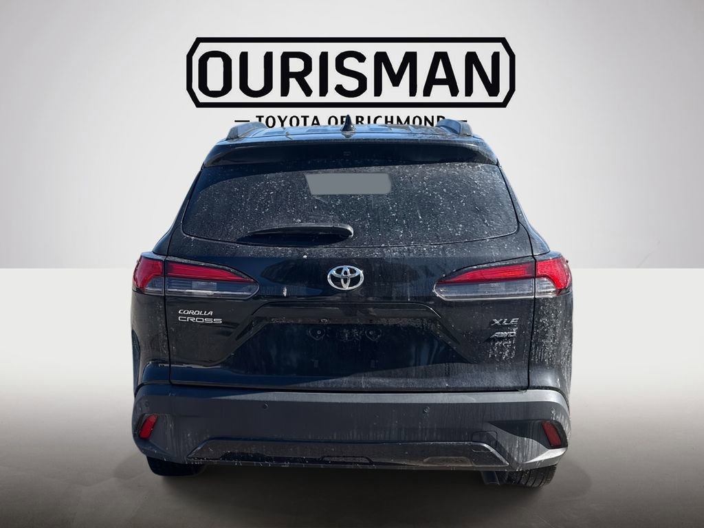 Used 2022 Toyota Corolla Cross XLE image 6