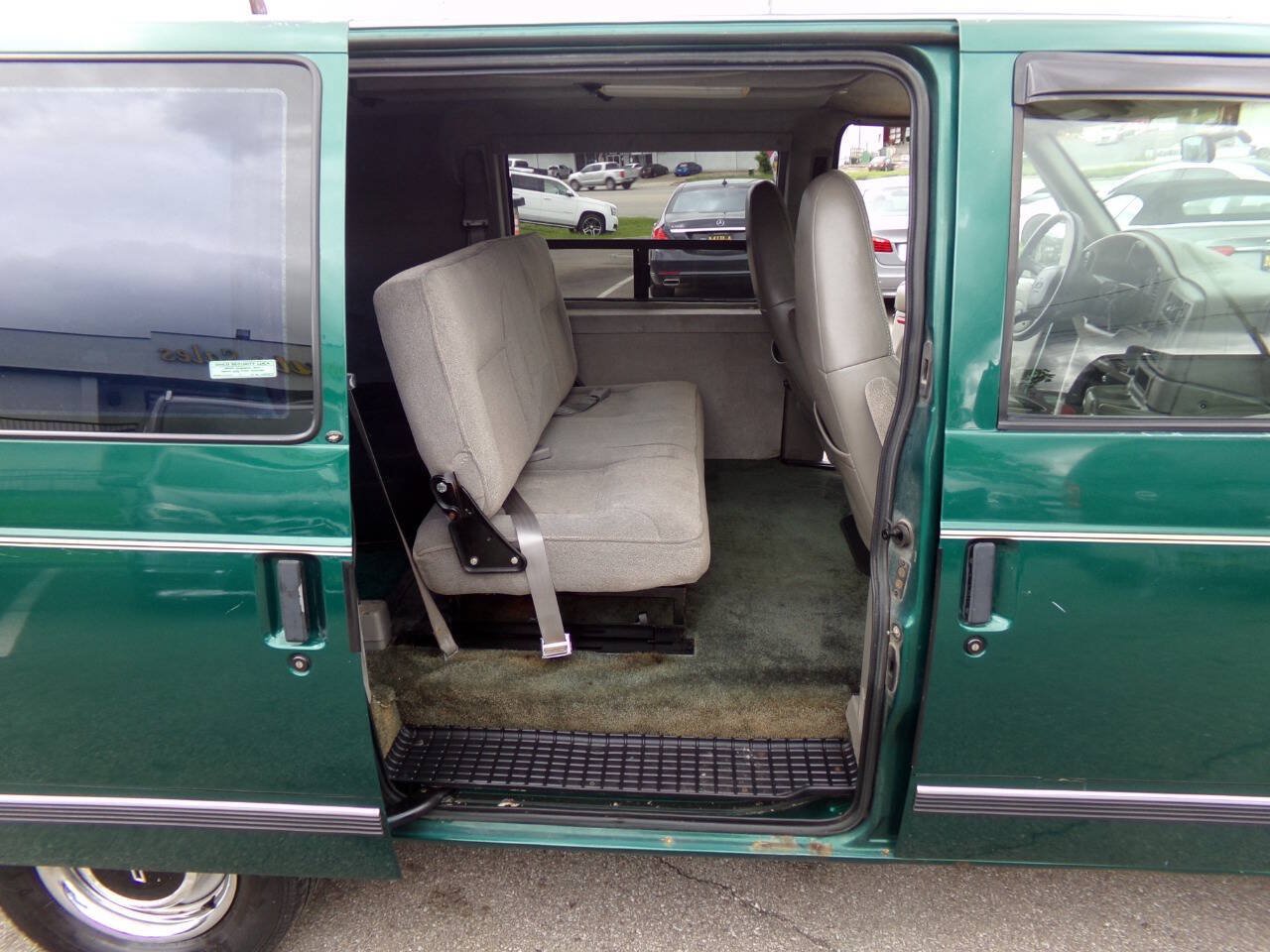 Used 1998 Chevrolet Astro w/ Convenience Group RWD image 34