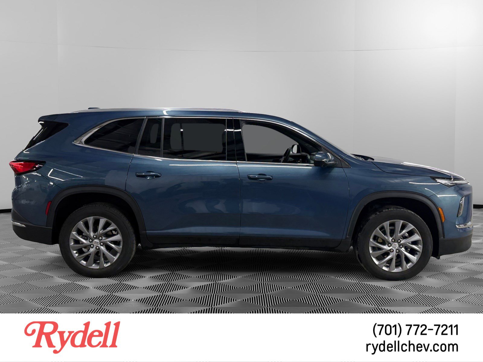 Used 2025 Buick Enclave Preferred AWD/4WD image 6