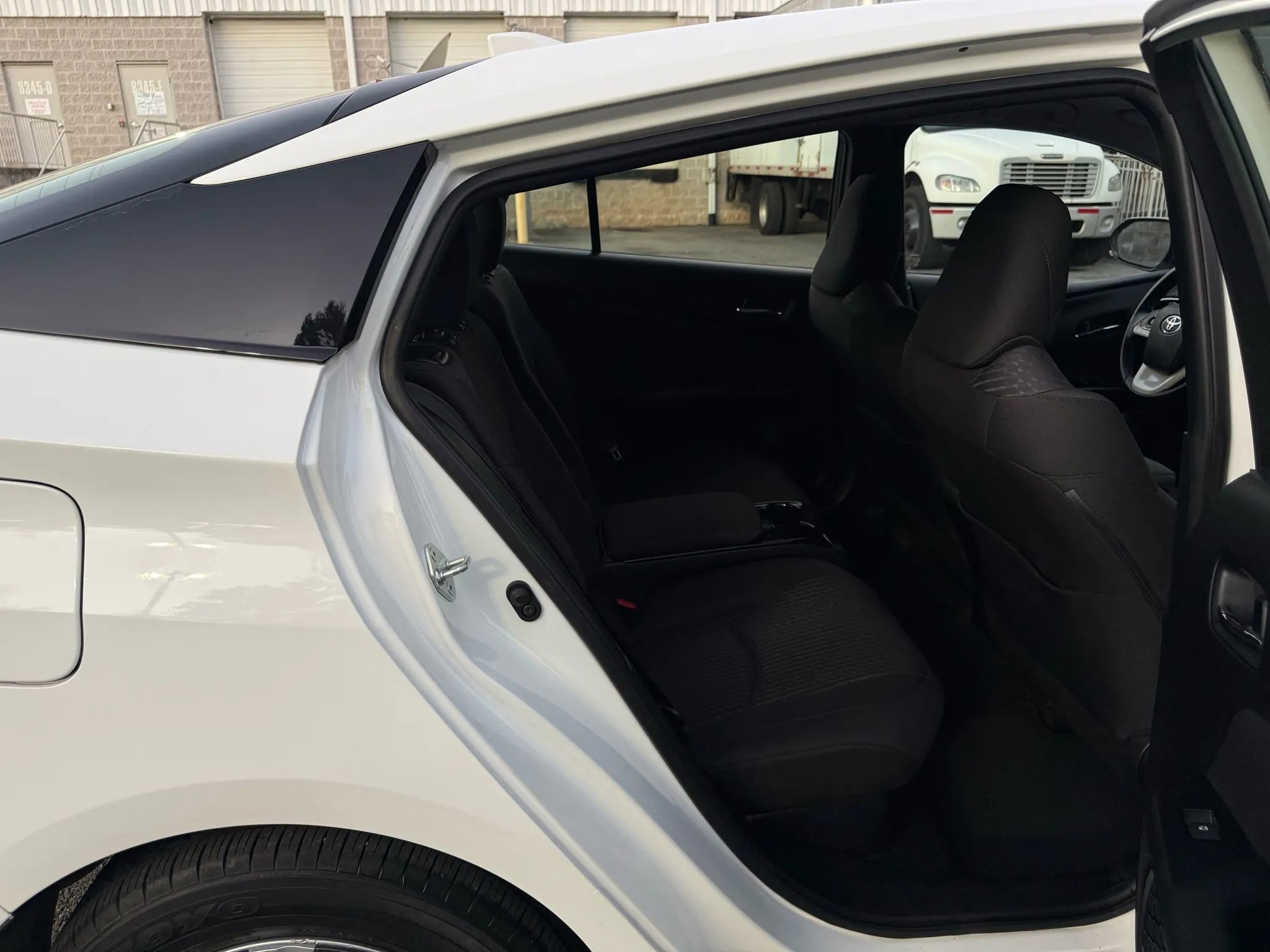 Used 2018 Toyota Prius Prime Plus w/ Carpet Mat Package image 25