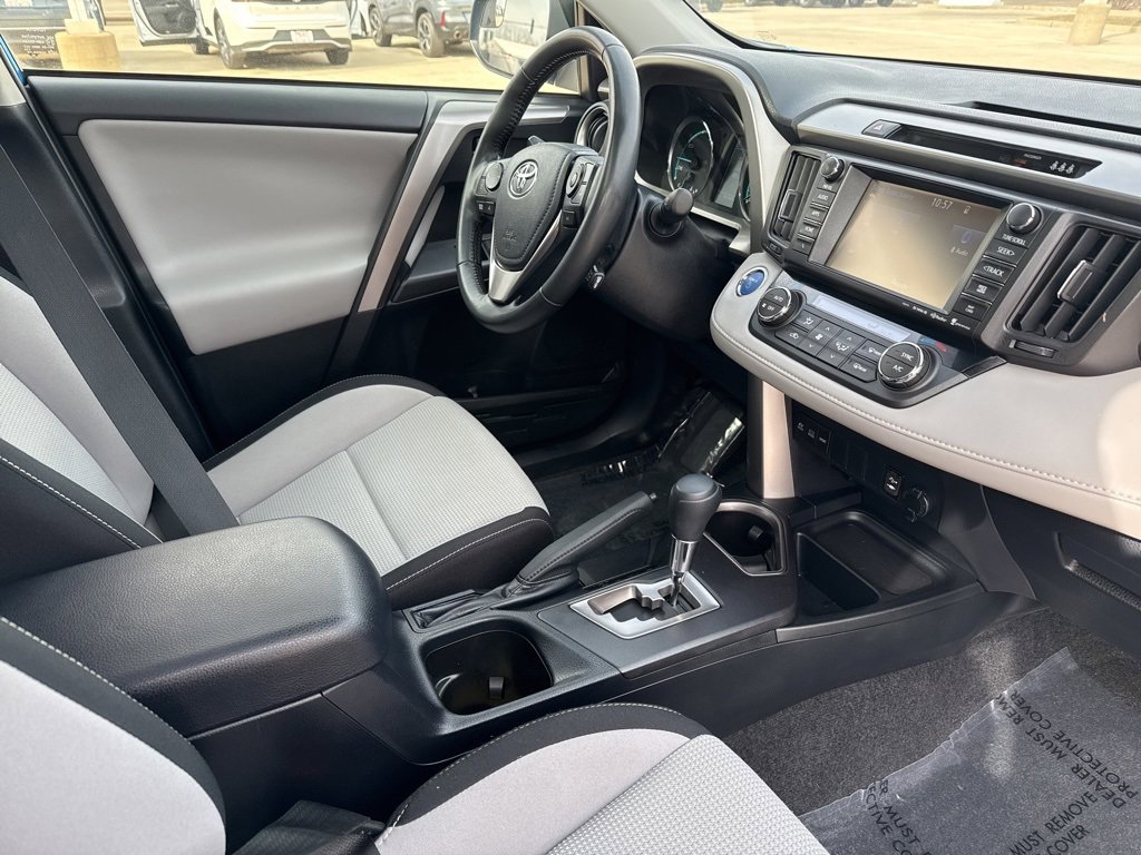 Used 2018 Toyota RAV4 XLE image 21