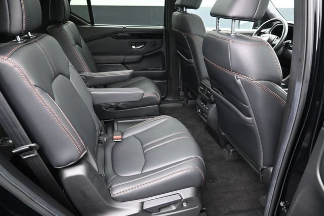 Used 2025 Honda Pilot TrailSport image 22