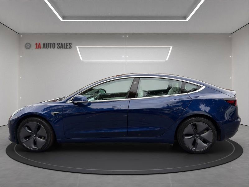 Used 2018 Tesla Model 3 Long Range image 2