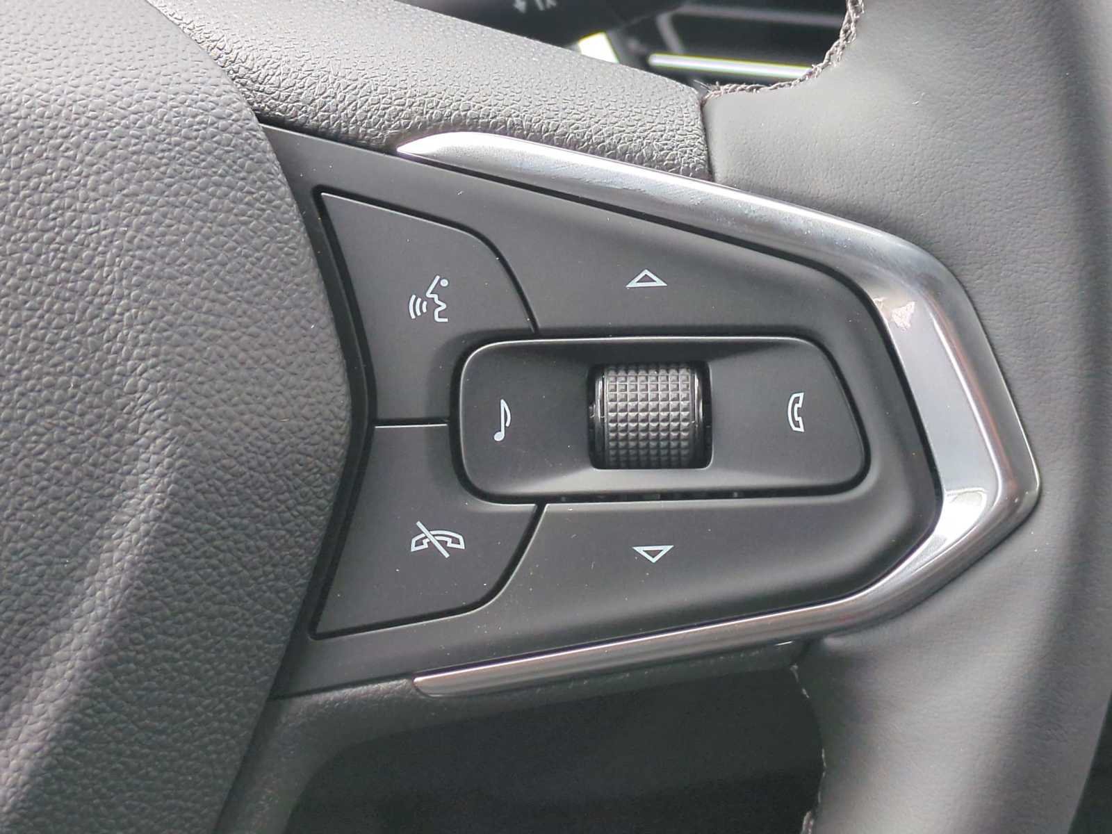 New 2026 Chevrolet Trax ACTIV w/ Sunroof Package FWD image 16