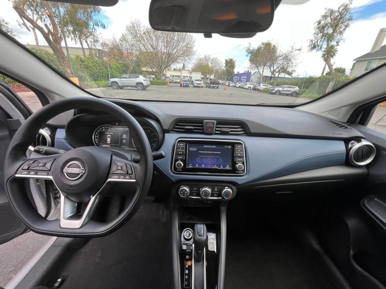 Used 2025 Nissan Versa SV image 31