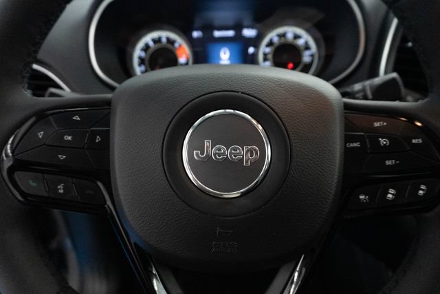 Used 2023 Jeep Cherokee Altitude Lux AWD/4WD image 5