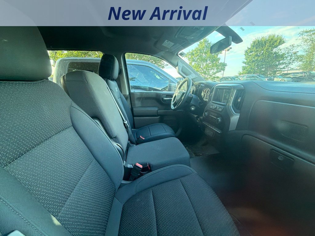 Used 2019 Chevrolet Silverado 1500 Custom w/ Custom Value Package AWD/4WD image 7