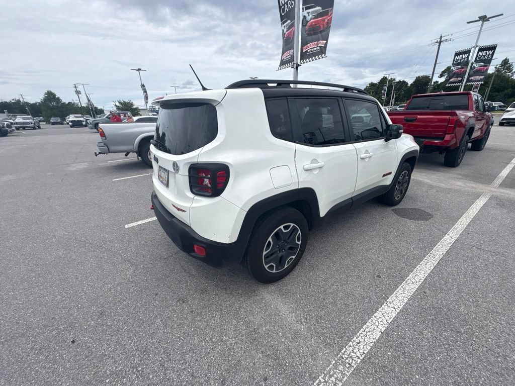 Used 2017 Jeep Renegade Trailhawk AWD/4WD image 19