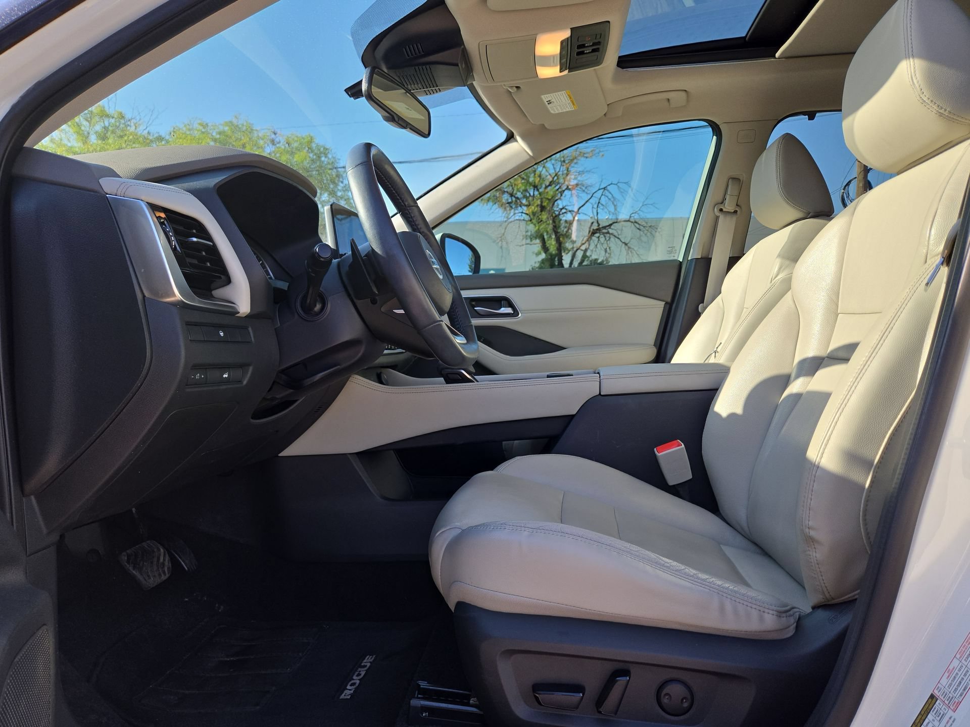 Used 2021 Nissan Rogue SL w/ Premium Package AWD/4WD image 16