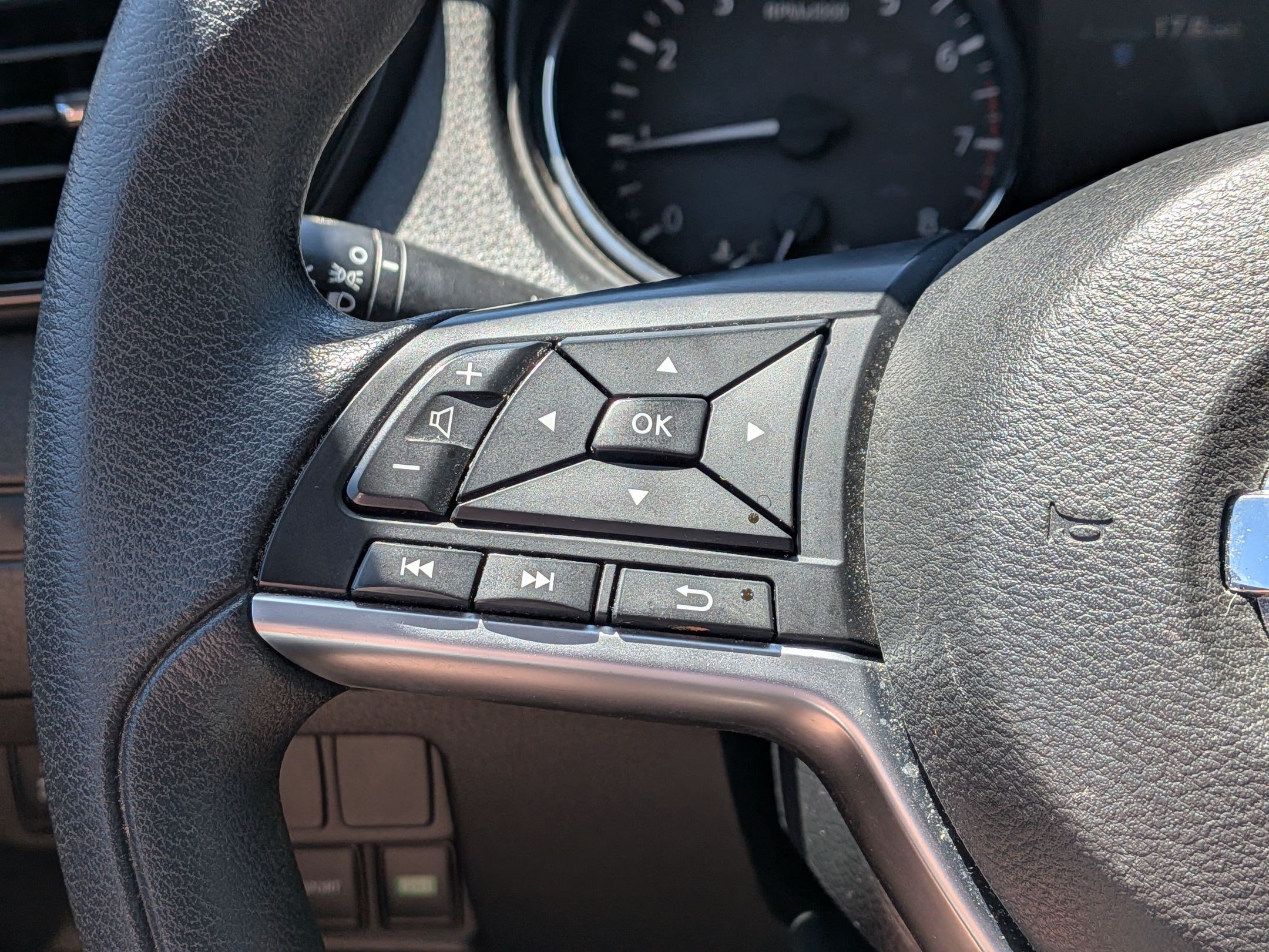 Used 2022 Nissan Rogue Sport S AWD/4WD image 19