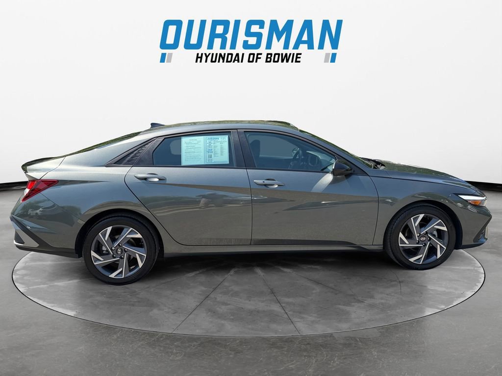 Used 2025 Hyundai Elantra Sport FWD image 7