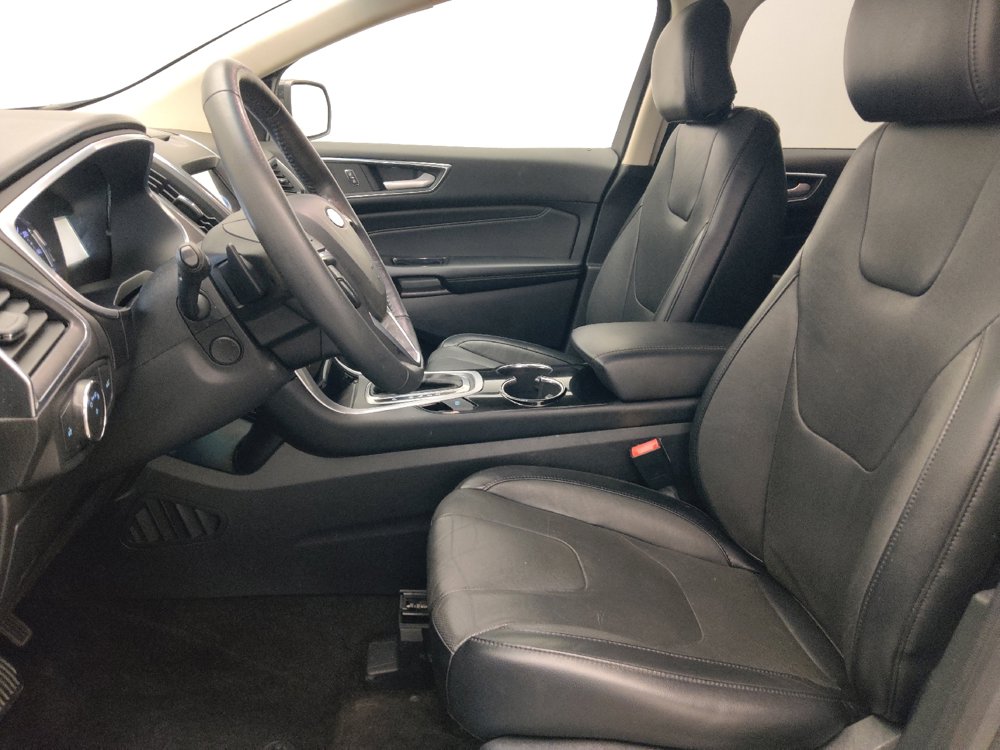 Used 2018 Ford Edge Titanium w/ Equipment Group 301A FWD image 17