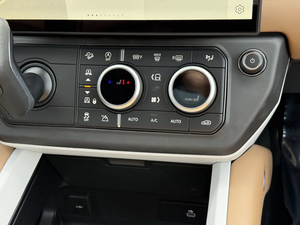 New 2026 Land Rover Defender 110 X-Dynamic SE image 22