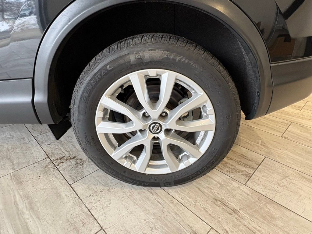 Used 2022 Nissan Rogue Sport S image 28