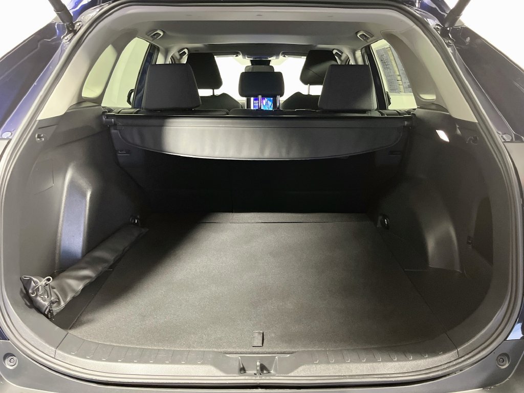 Used 2025 Toyota RAV4 XLE w/ Convenience Package FWD image 30