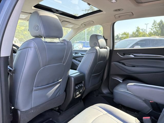 Used 2018 Buick Enclave Essence AWD/4WD image 12