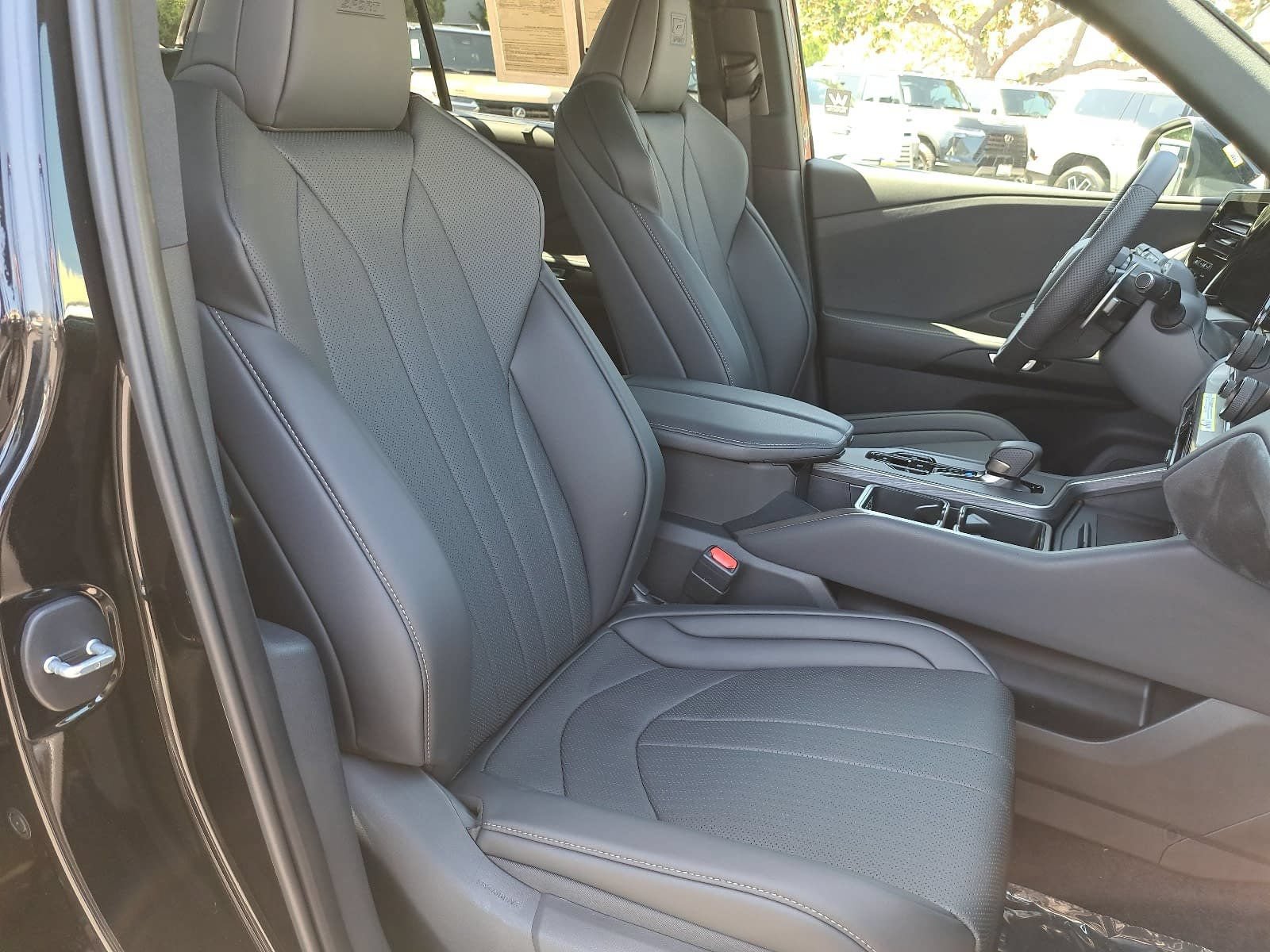 Used 2026 Lexus TX 500h AWD w/ Technology Package image 10