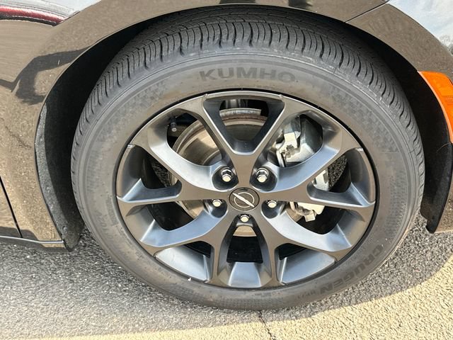 Used 2025 Chrysler Pacifica Limited FWD image 7