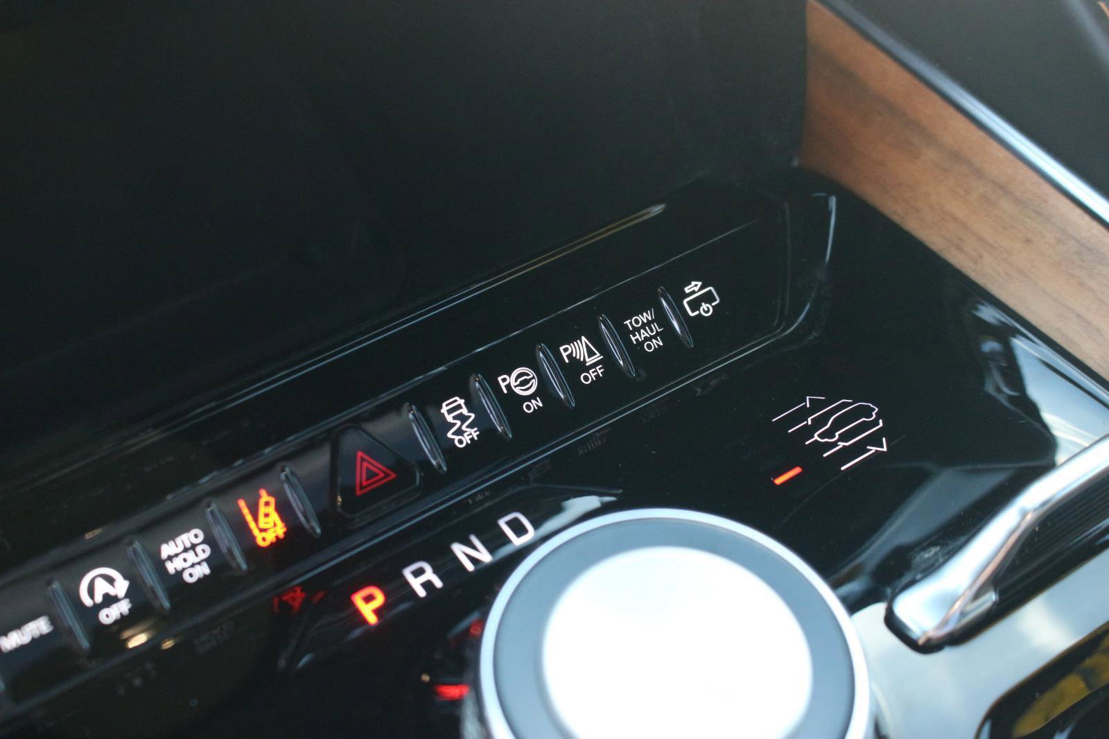 Used 2024 Jeep Grand Wagoneer L Series III image 26